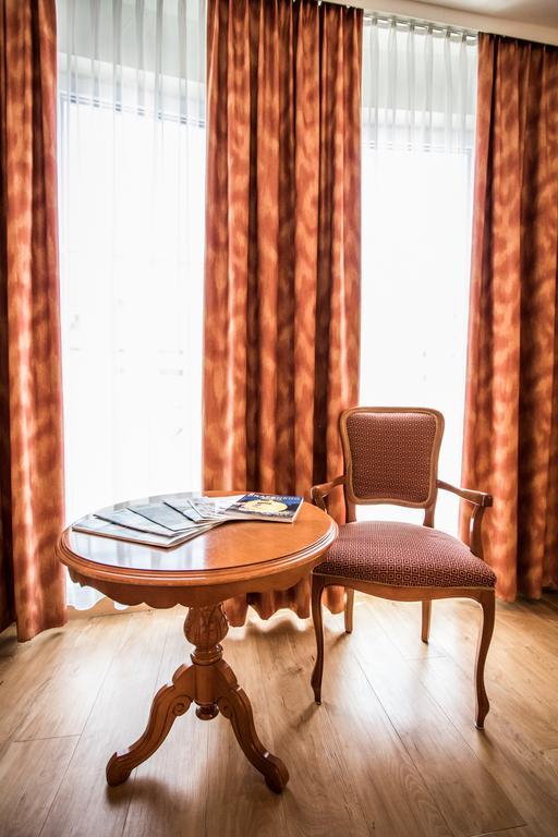 Familie Hopfeld - Hotel Dreikoenigshof Stockerau Exteriér fotografie